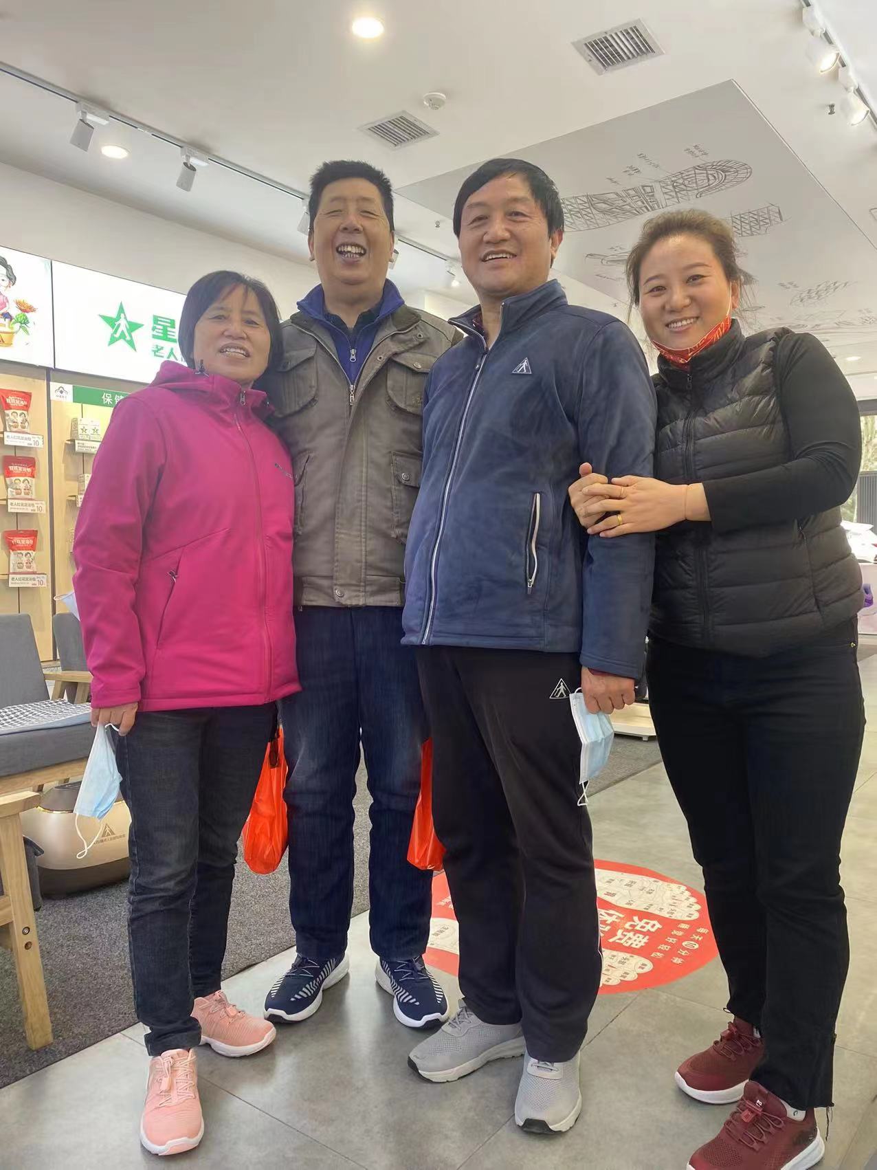 顾客合照.jpg
